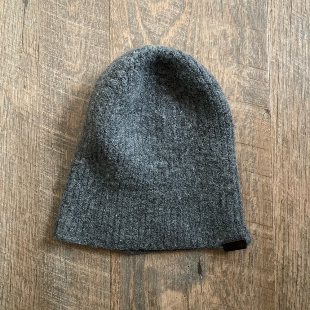COACH | 100% Wool Ribbed Grey Winter Beanie